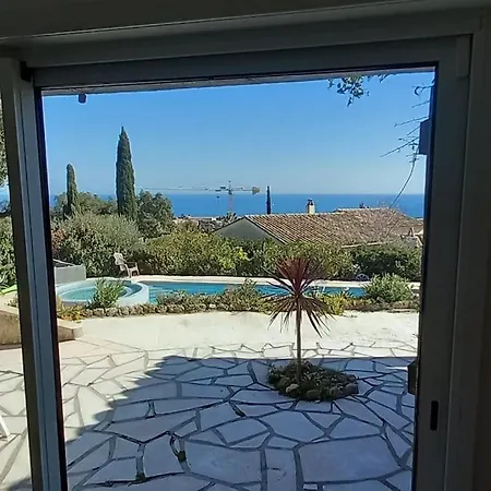 Privee Vue Mer Et Piscine Fréjus